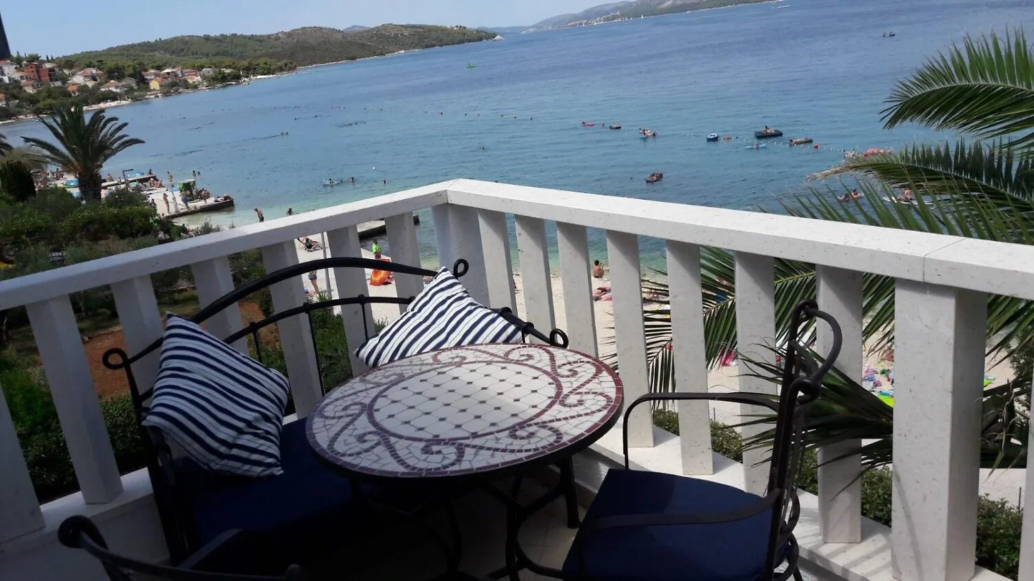 Apartments Antonia - 5 M From Sea Traù