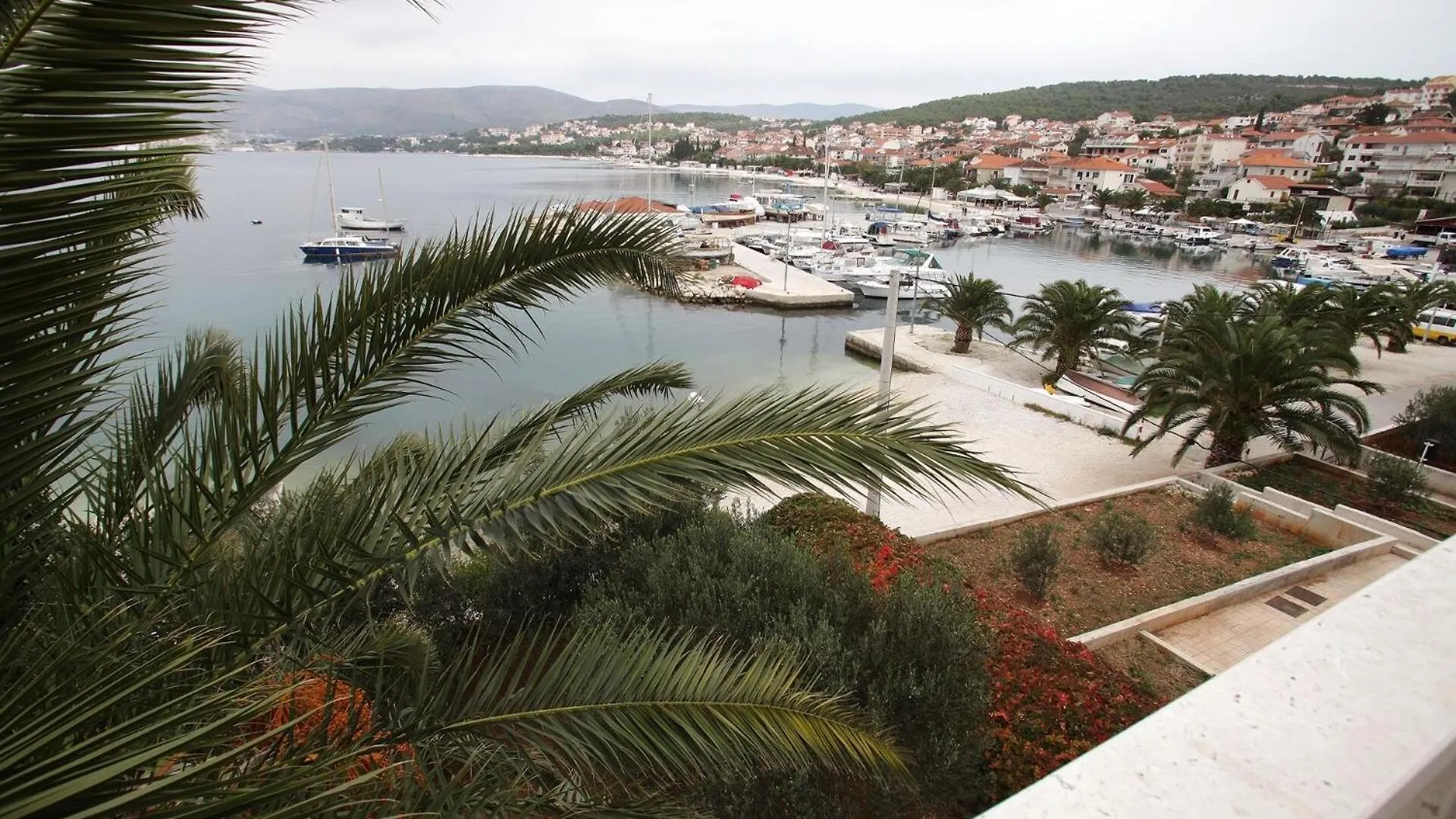 Apartments Antonia - 5 M From Sea Traù 0*,  Croazia